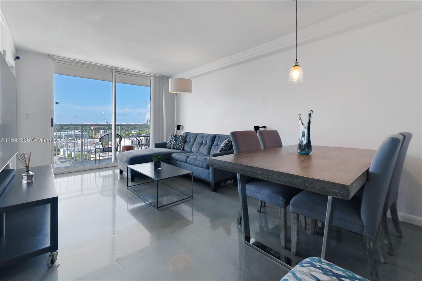 1688 West Ave # 07 Unit: PH-07