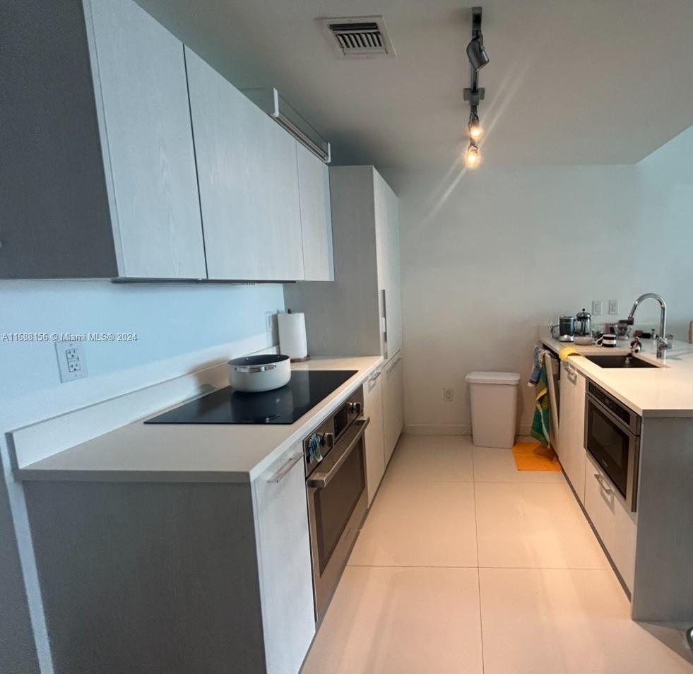 501 NE 31st St # 2203