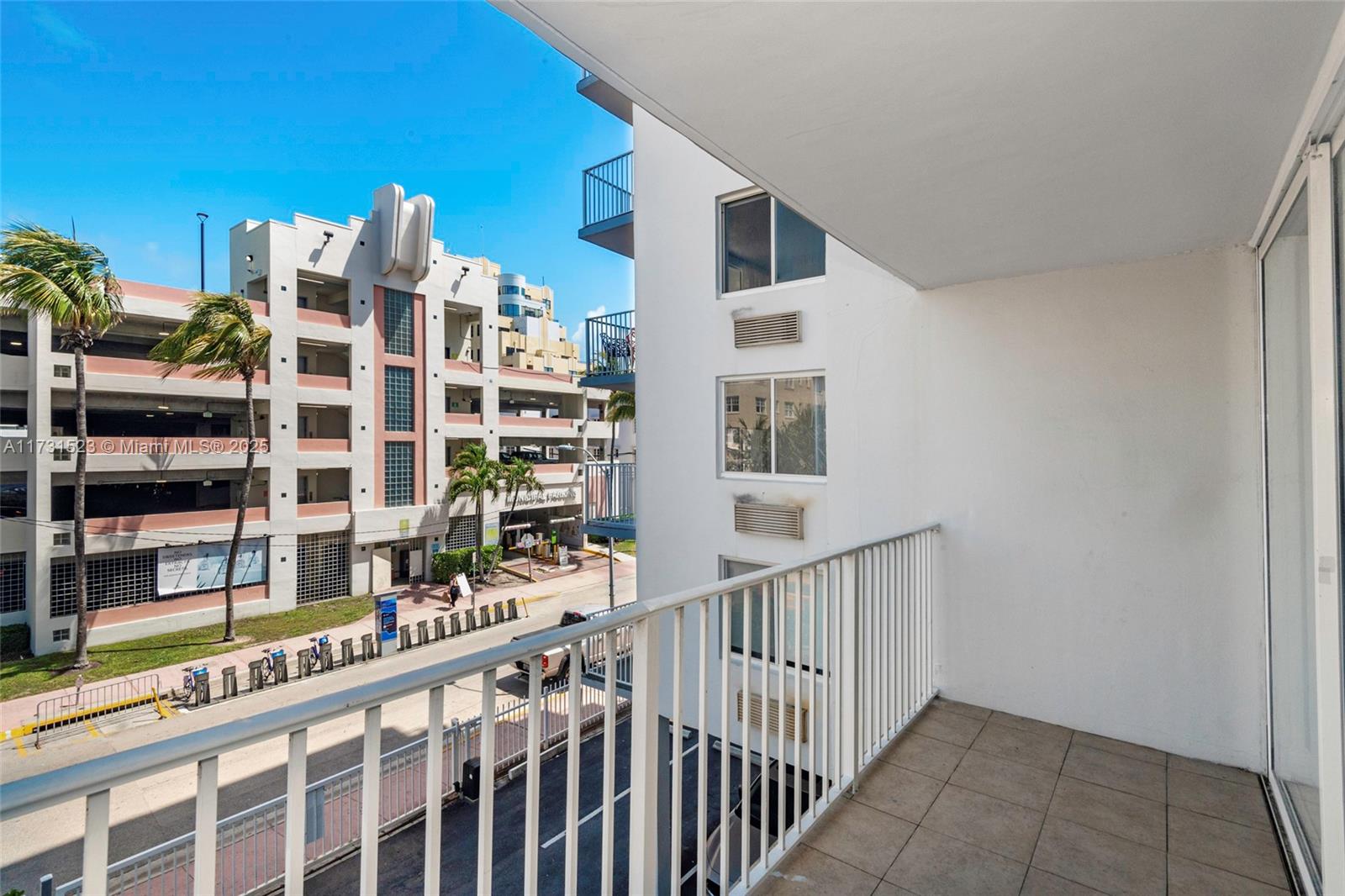 1255 Collins Ave # 304