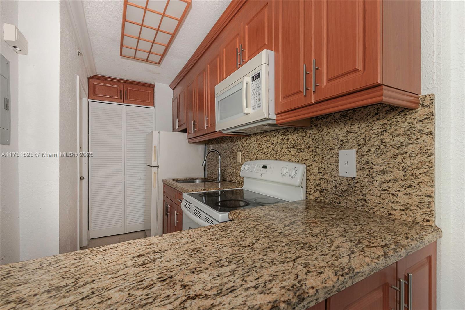 1255 Collins Ave # 304