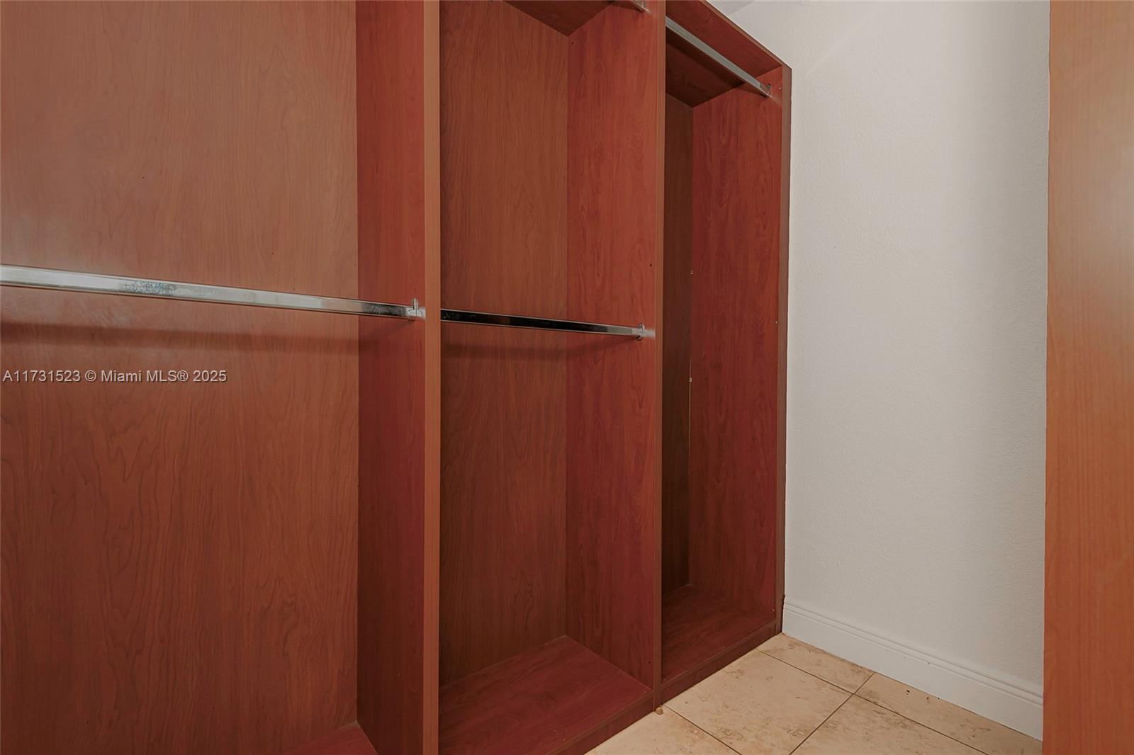 1255 Collins Ave # 304