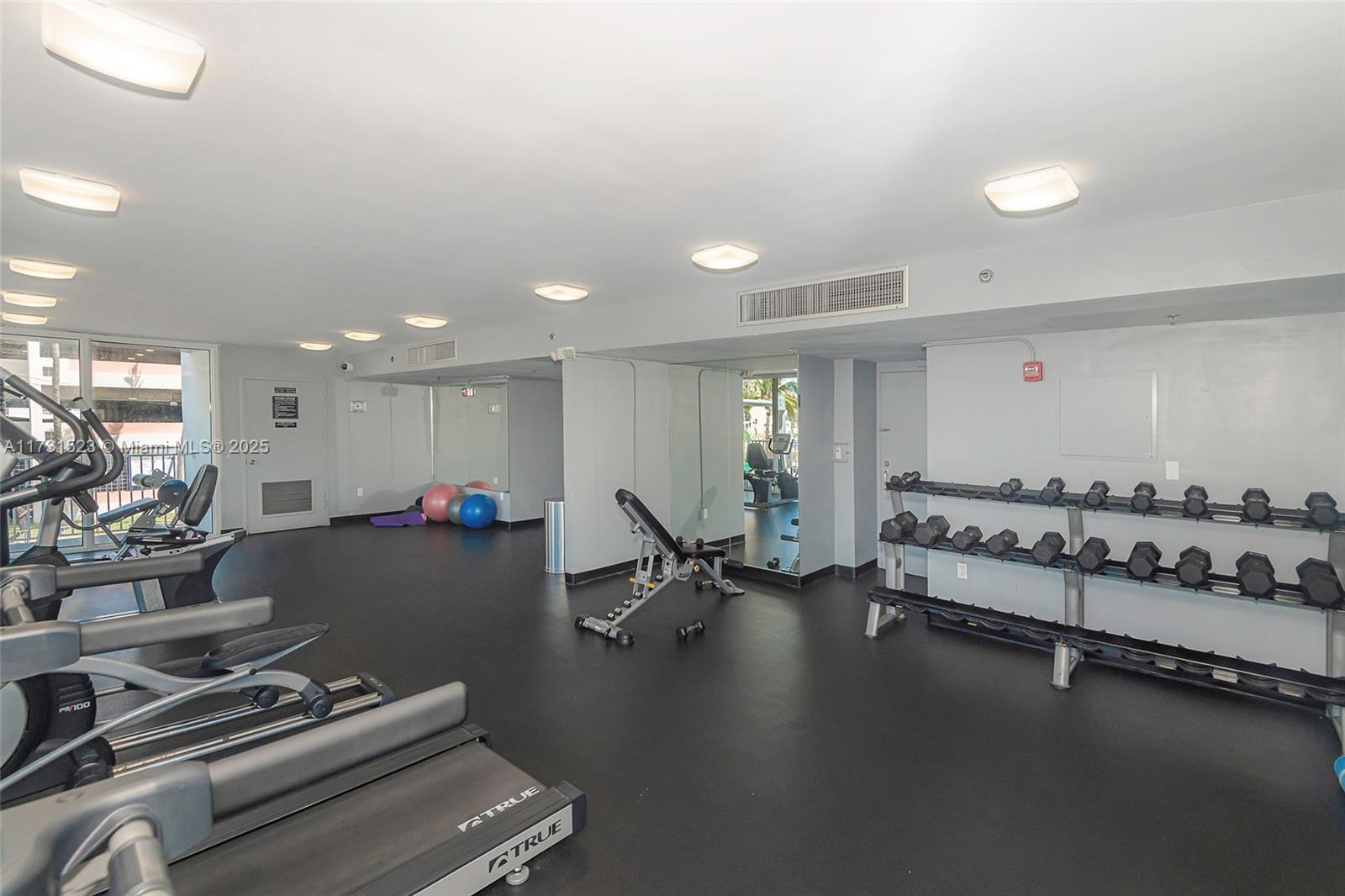 1255 Collins Ave # 304