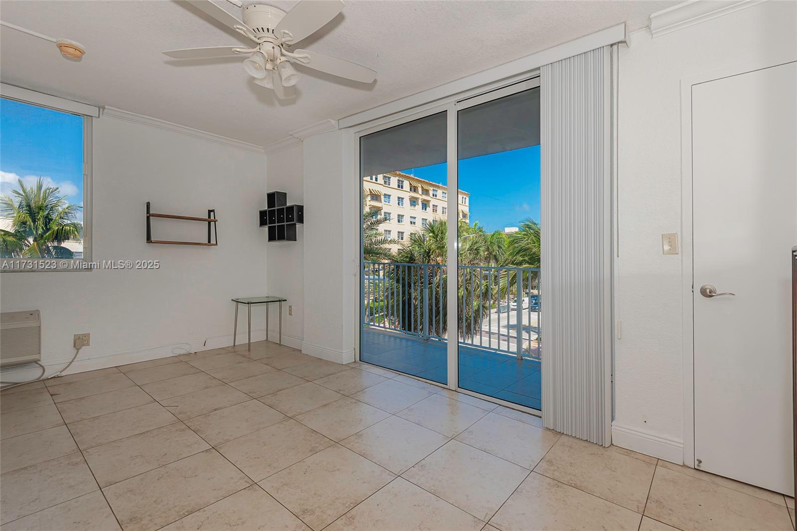 1255 Collins Ave # 304