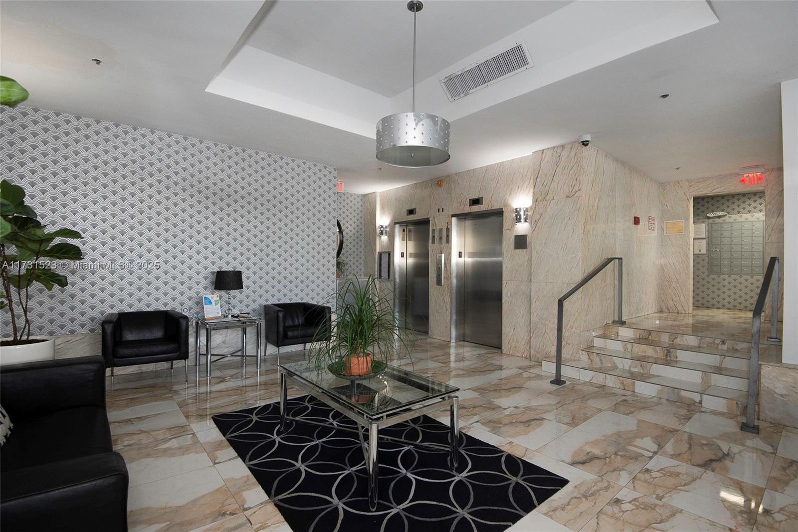 1255 Collins Ave # 304