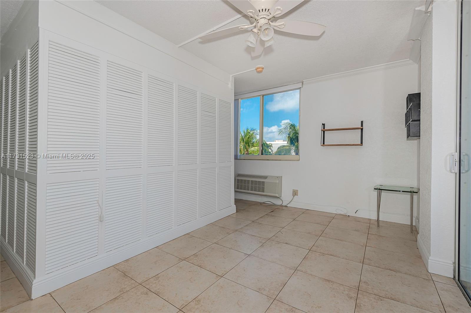 1255 Collins Ave # 304