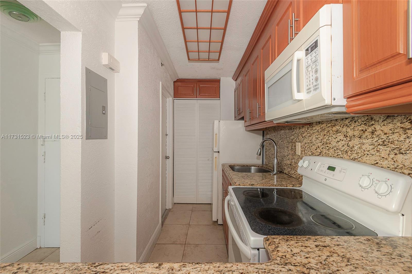 1255 Collins Ave # 304