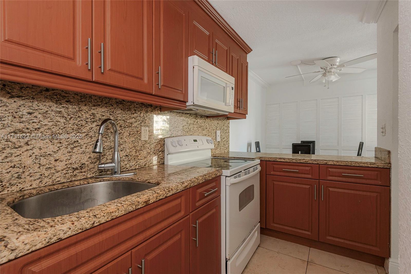 1255 Collins Ave # 304