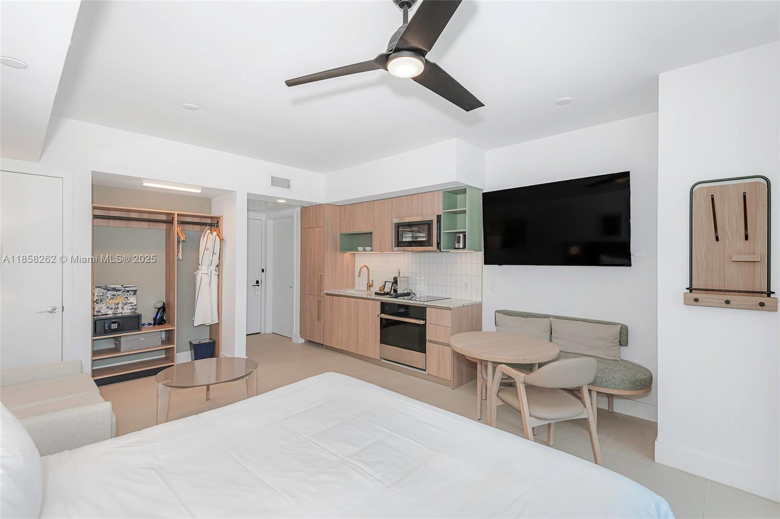 159 NE 6th St # 2512