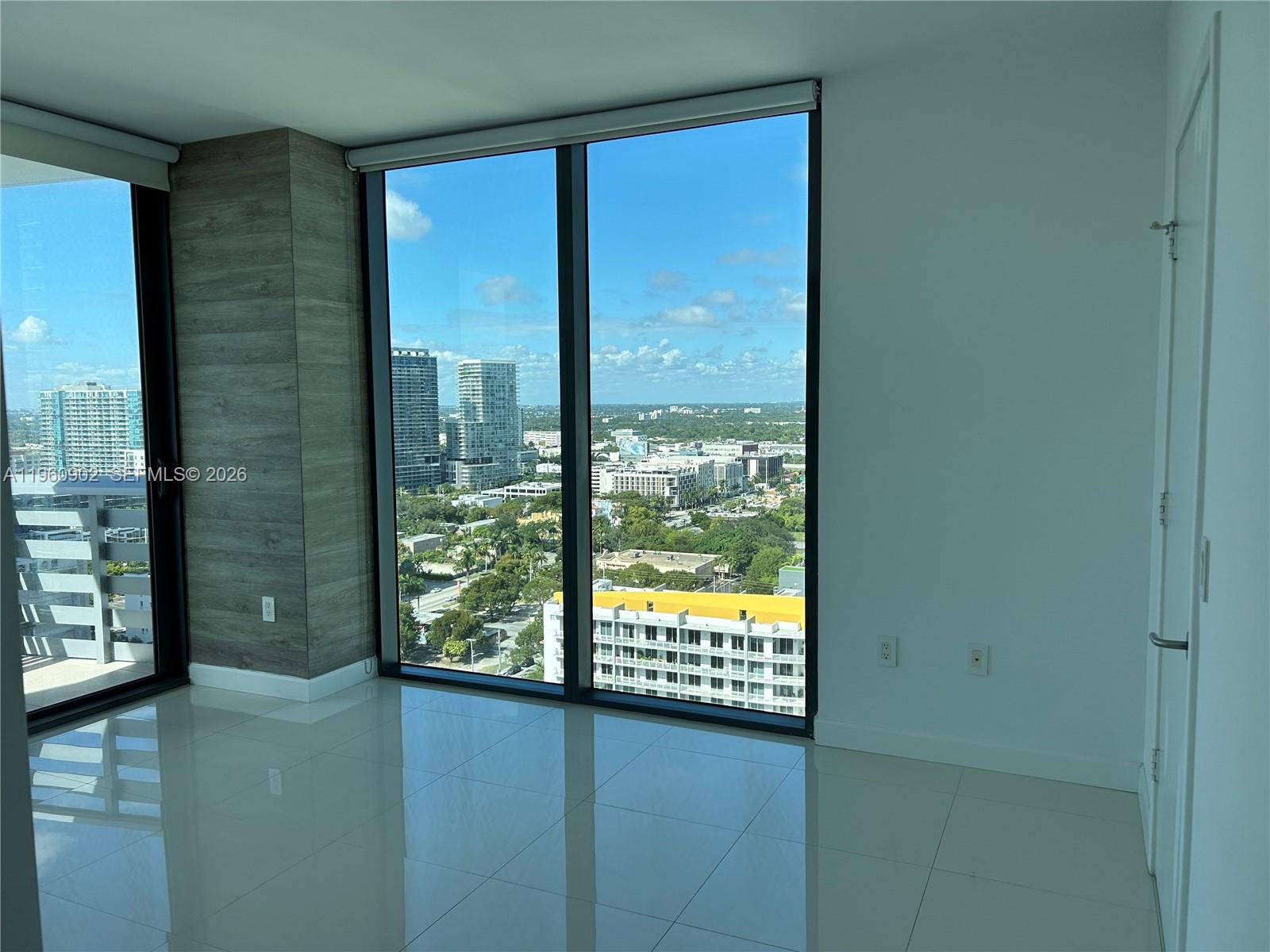 460 NE 28th St # 2401