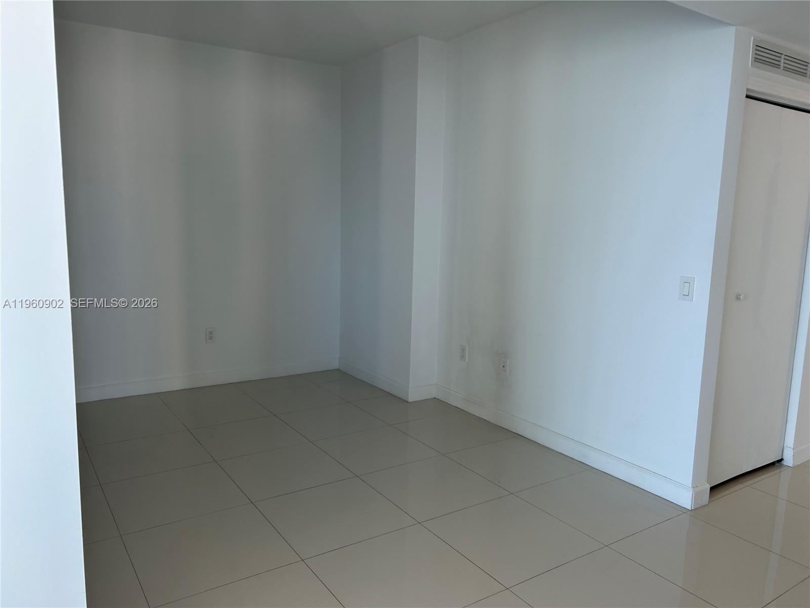 460 NE 28th St # 2401