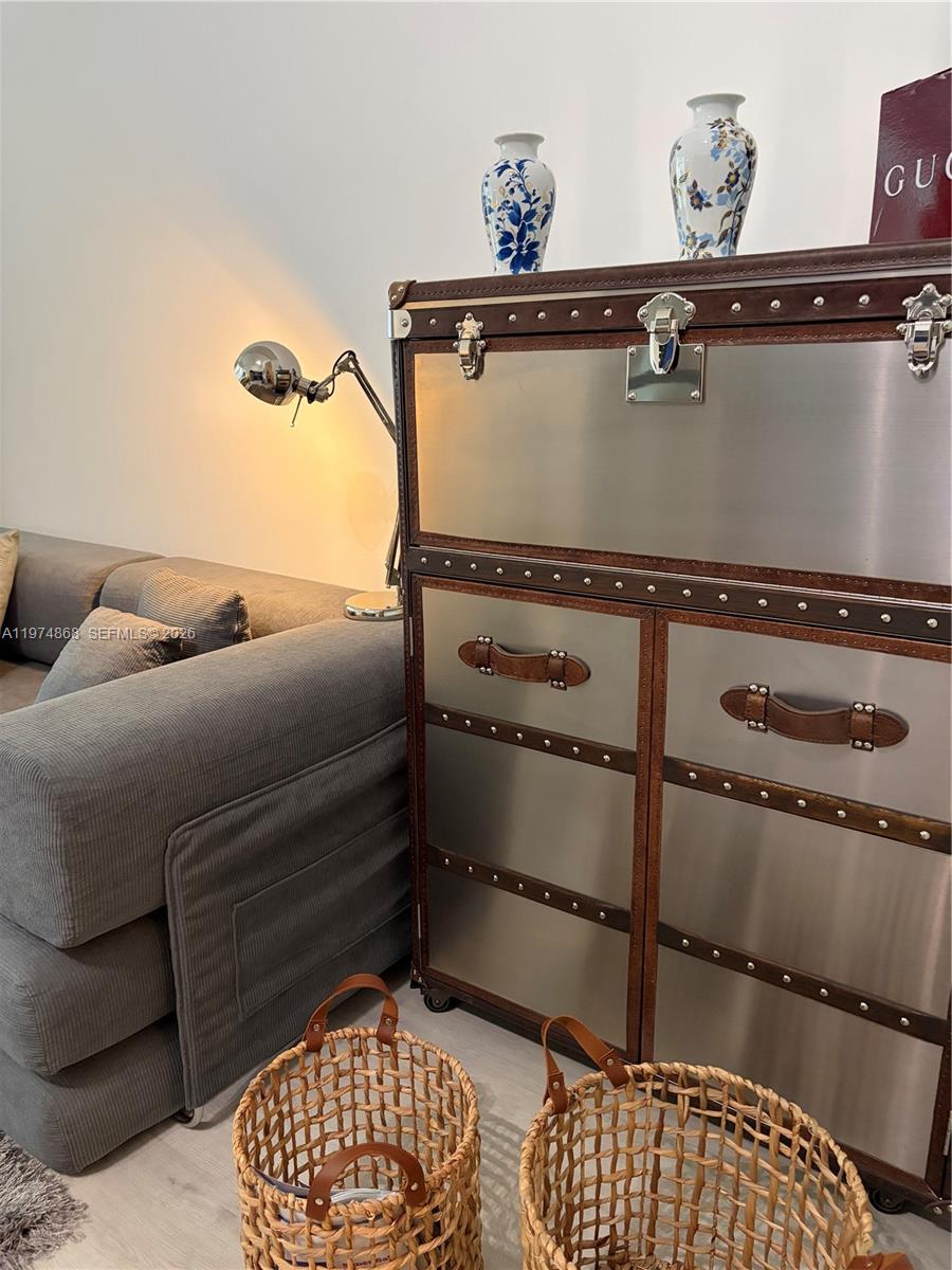 244 Biscayne Blvd # 341