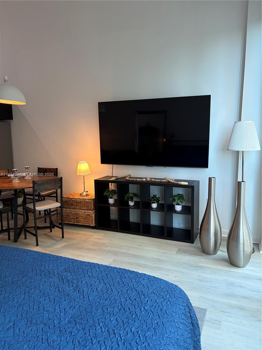 244 Biscayne Blvd # 341