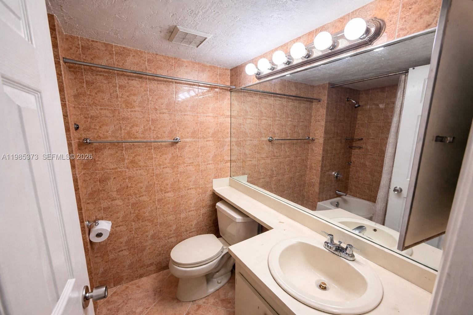 18216 Mediterranean Blvd # 19 Unit: 1-19