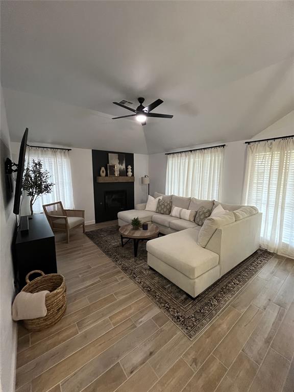905 Pinebrooke Court