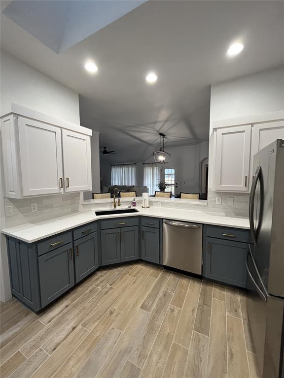 905 Pinebrooke Court