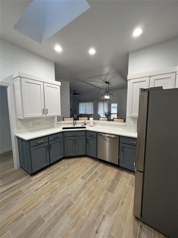 905 Pinebrooke Court