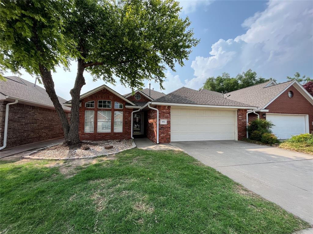 905 Pinebrooke Court