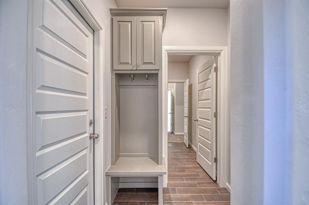 3224 Valley Brook