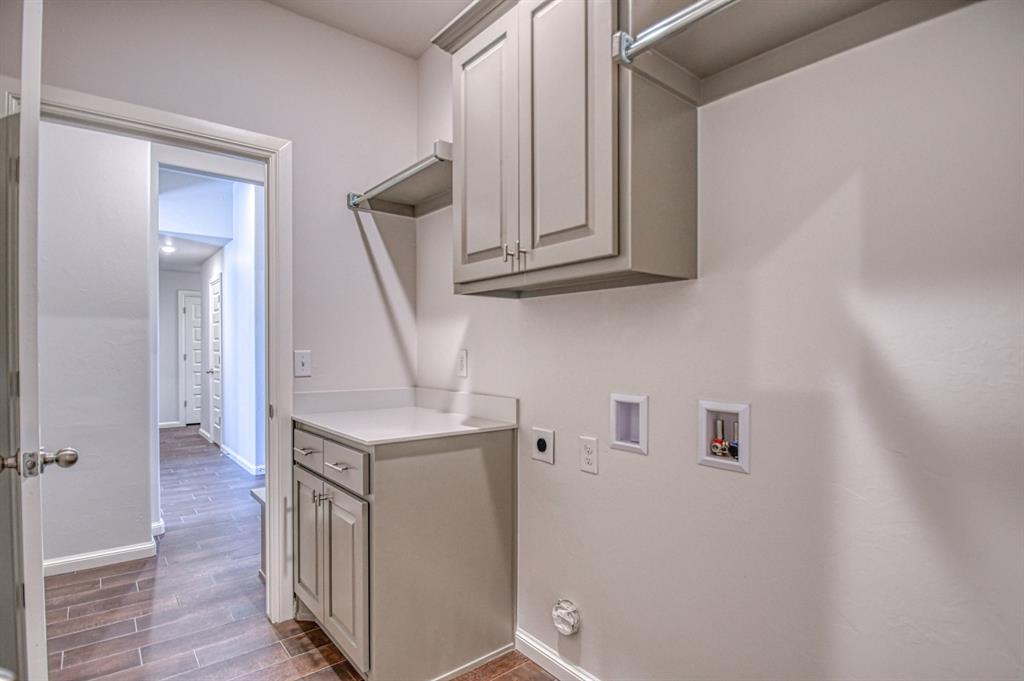 3224 Valley Brook