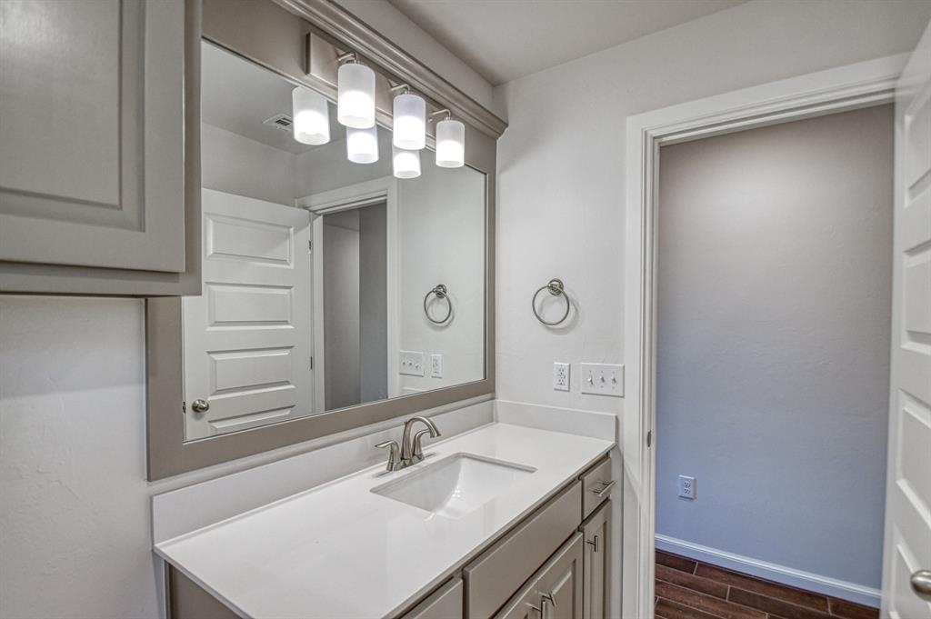 3224 Valley Brook