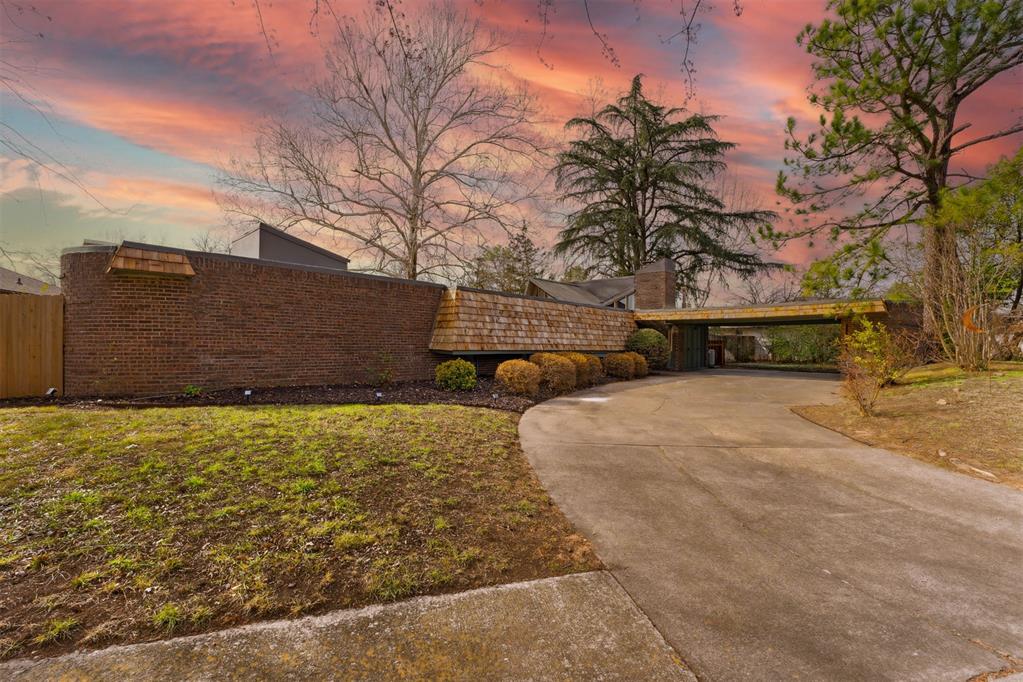 2518 Acacia Court