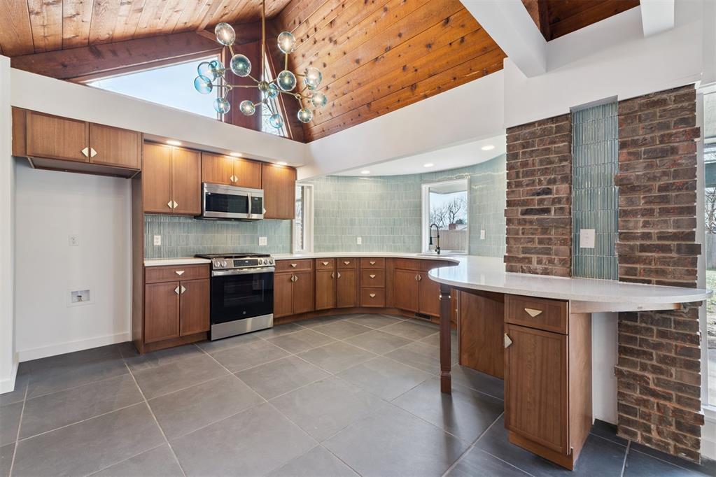 2518 Acacia Court