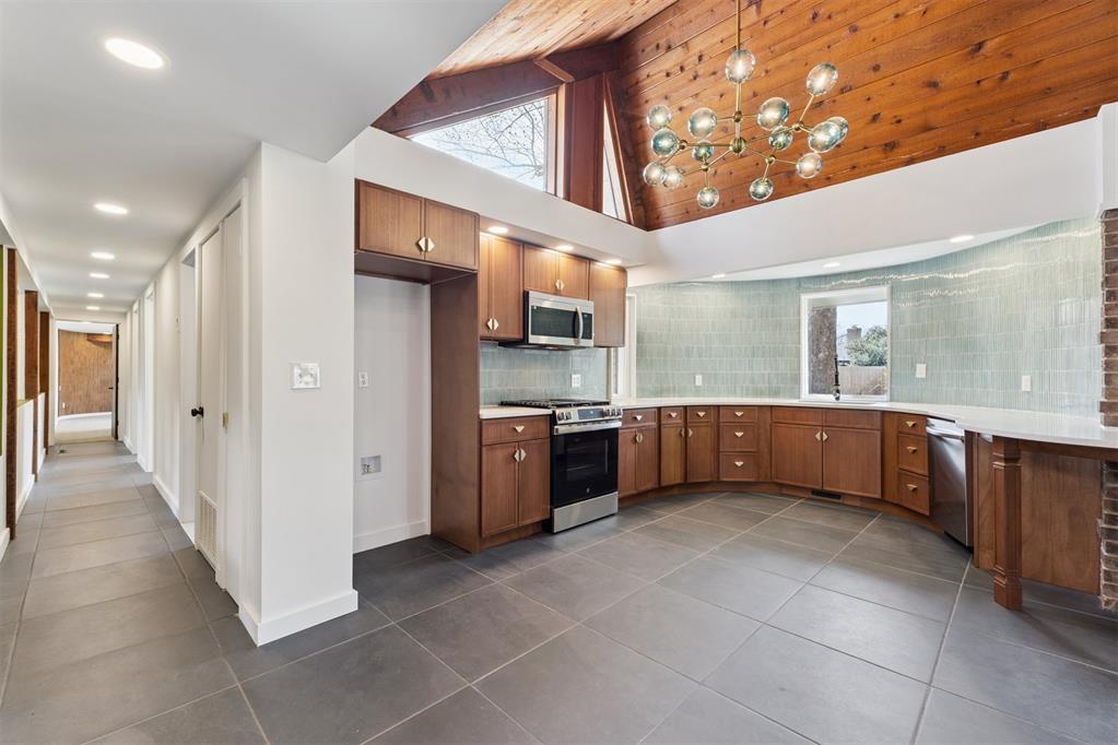 2518 Acacia Court