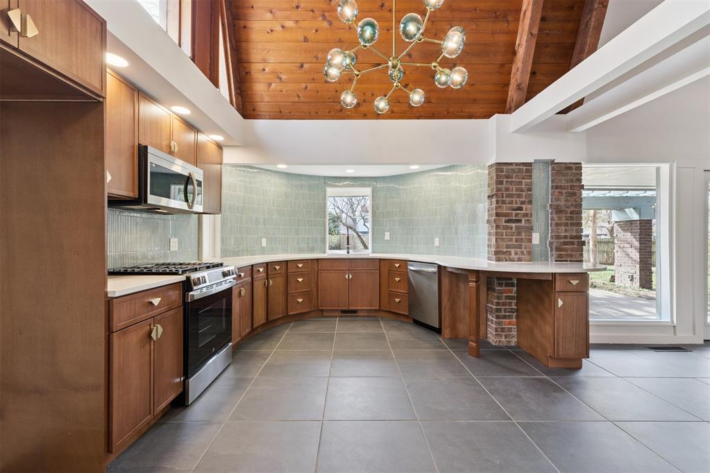 2518 Acacia Court