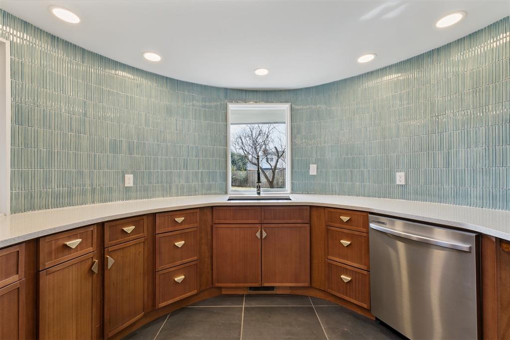 2518 Acacia Court