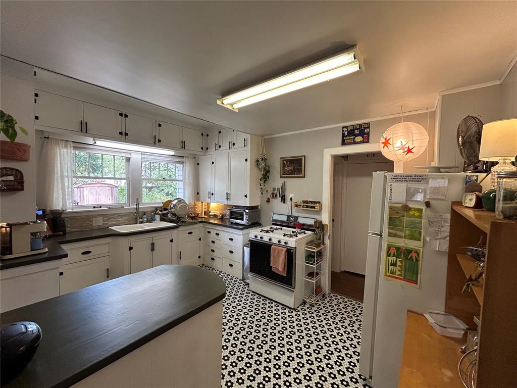 2241 NW 18th Street