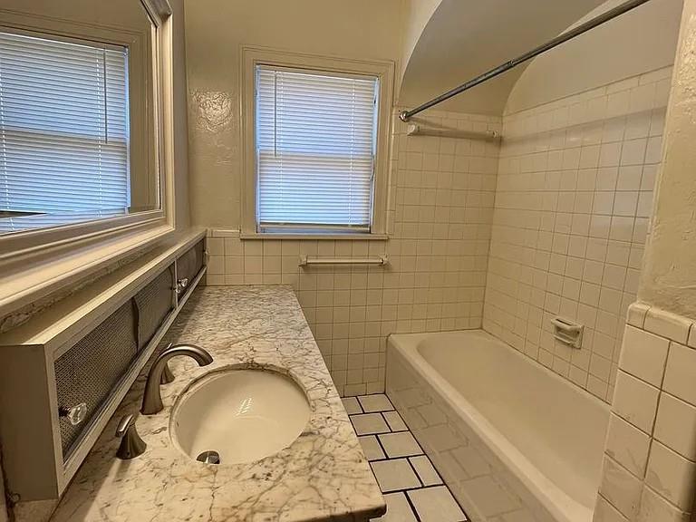1414 N Drexel Boulevard