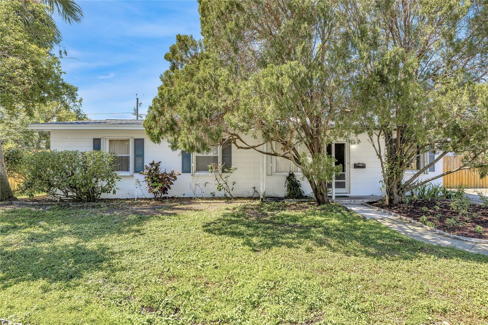 4227 PORPOISE DR SE