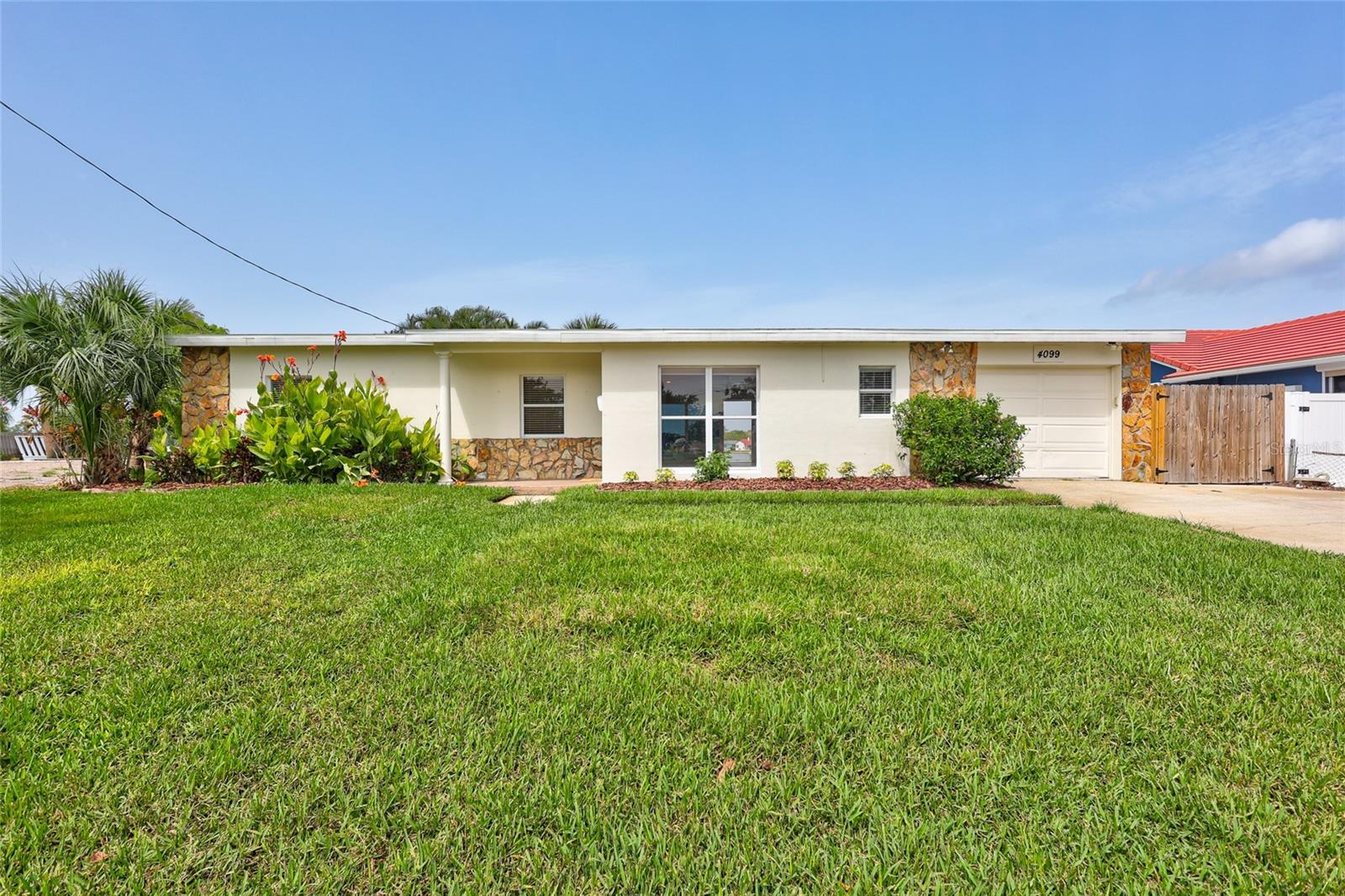 4099 POMPANO DR SE