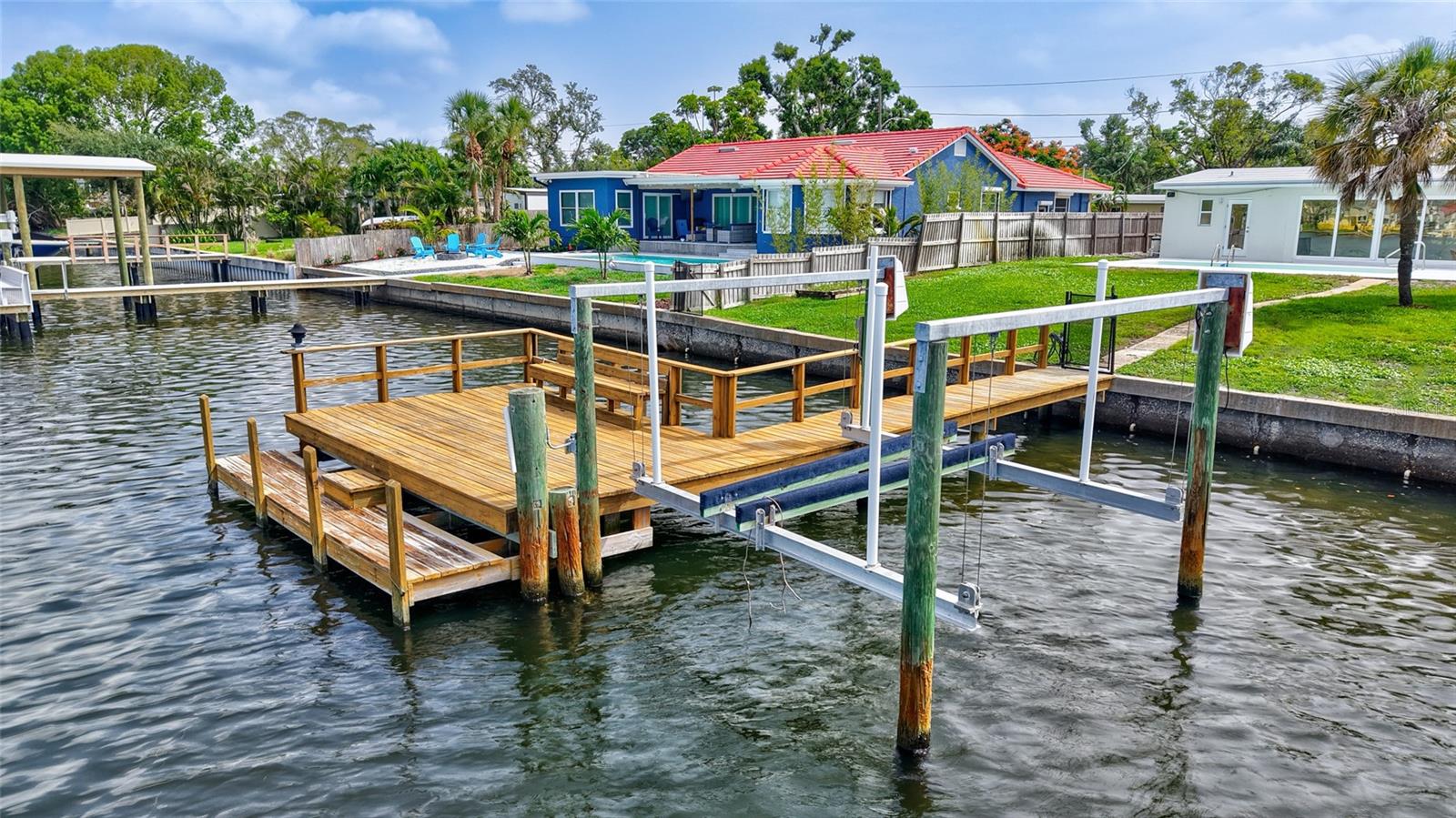 4099 POMPANO DR SE