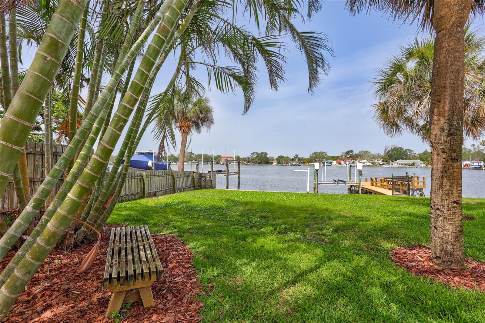 4099 POMPANO DR SE