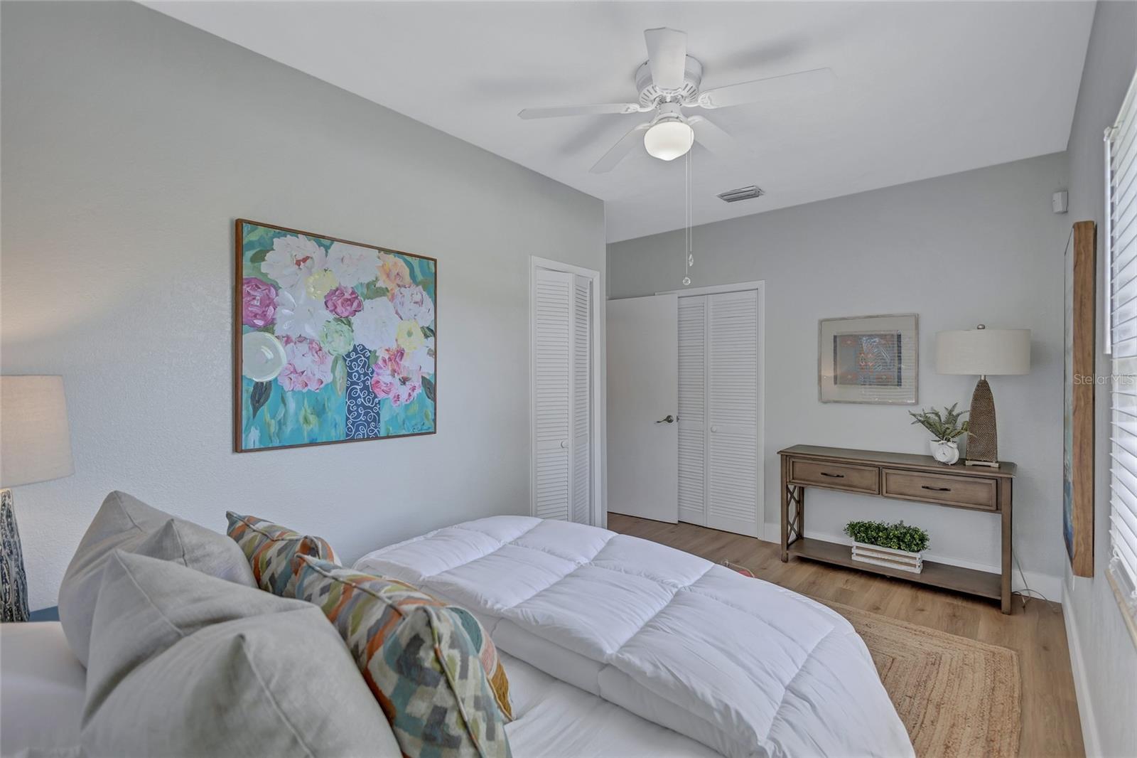 4099 POMPANO DR SE