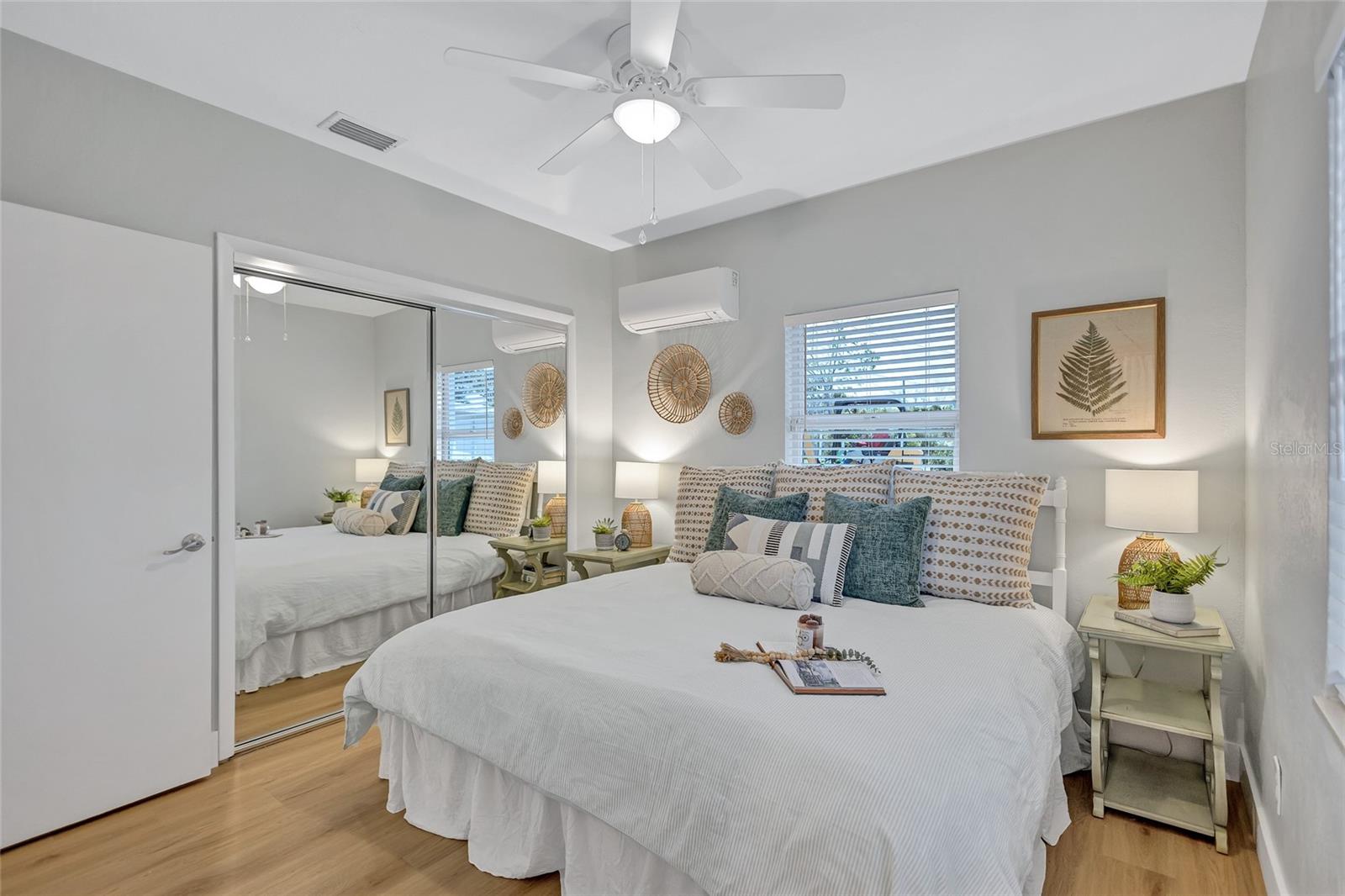 4099 POMPANO DR SE