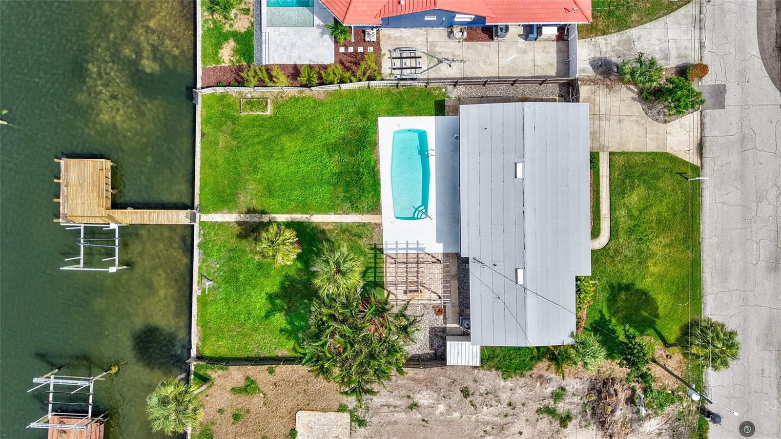 4099 POMPANO DR SE