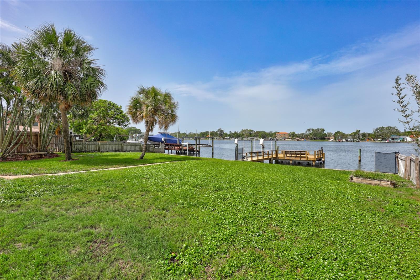4099 POMPANO DR SE