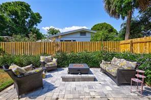 4261 PORPOISE DR SE