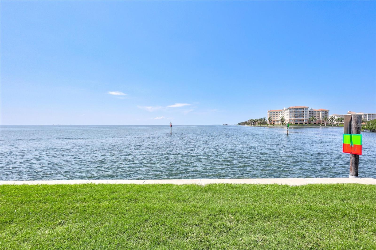 5266 BEACH DR SE #D