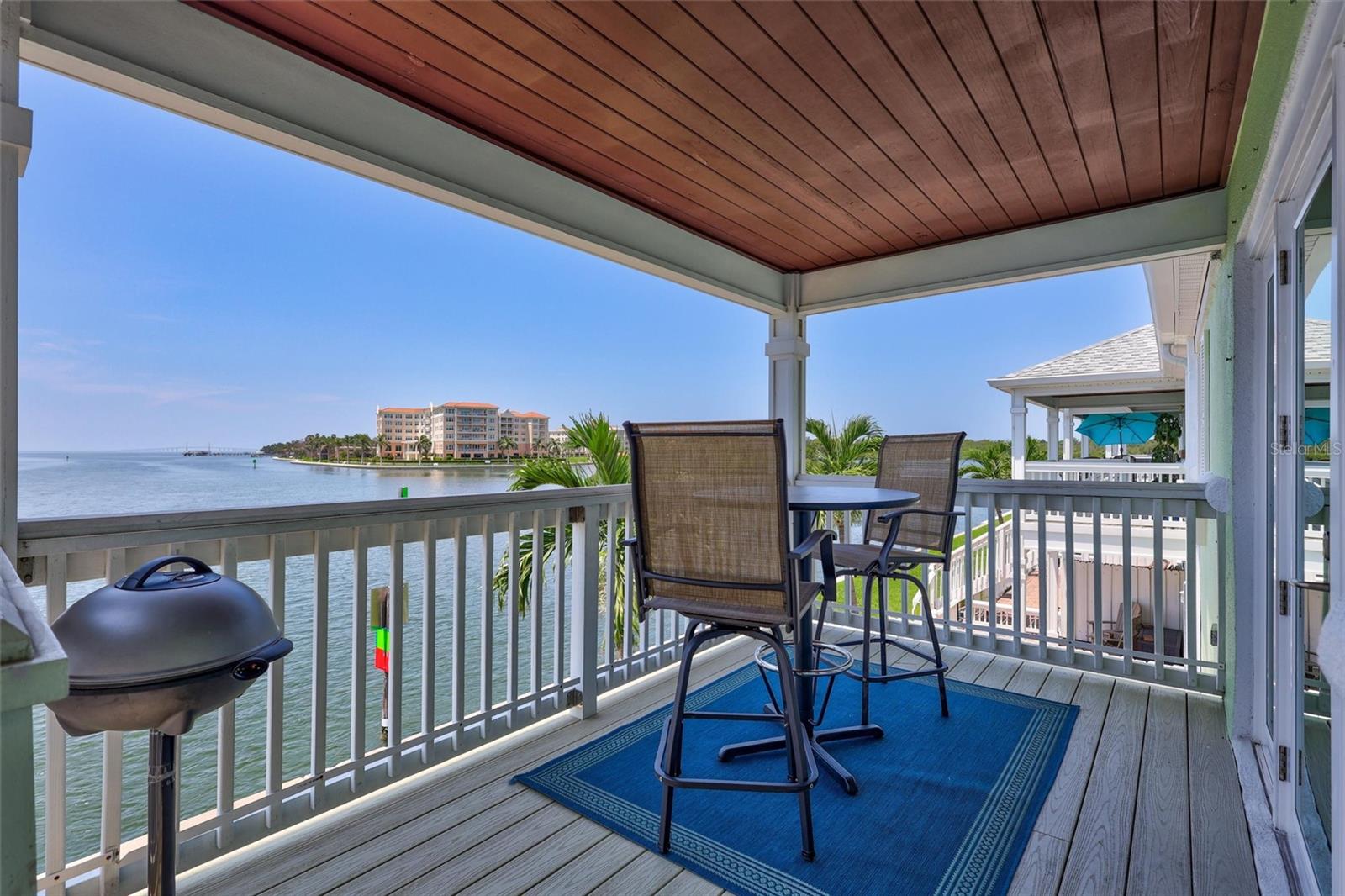 5266 BEACH DR SE #D