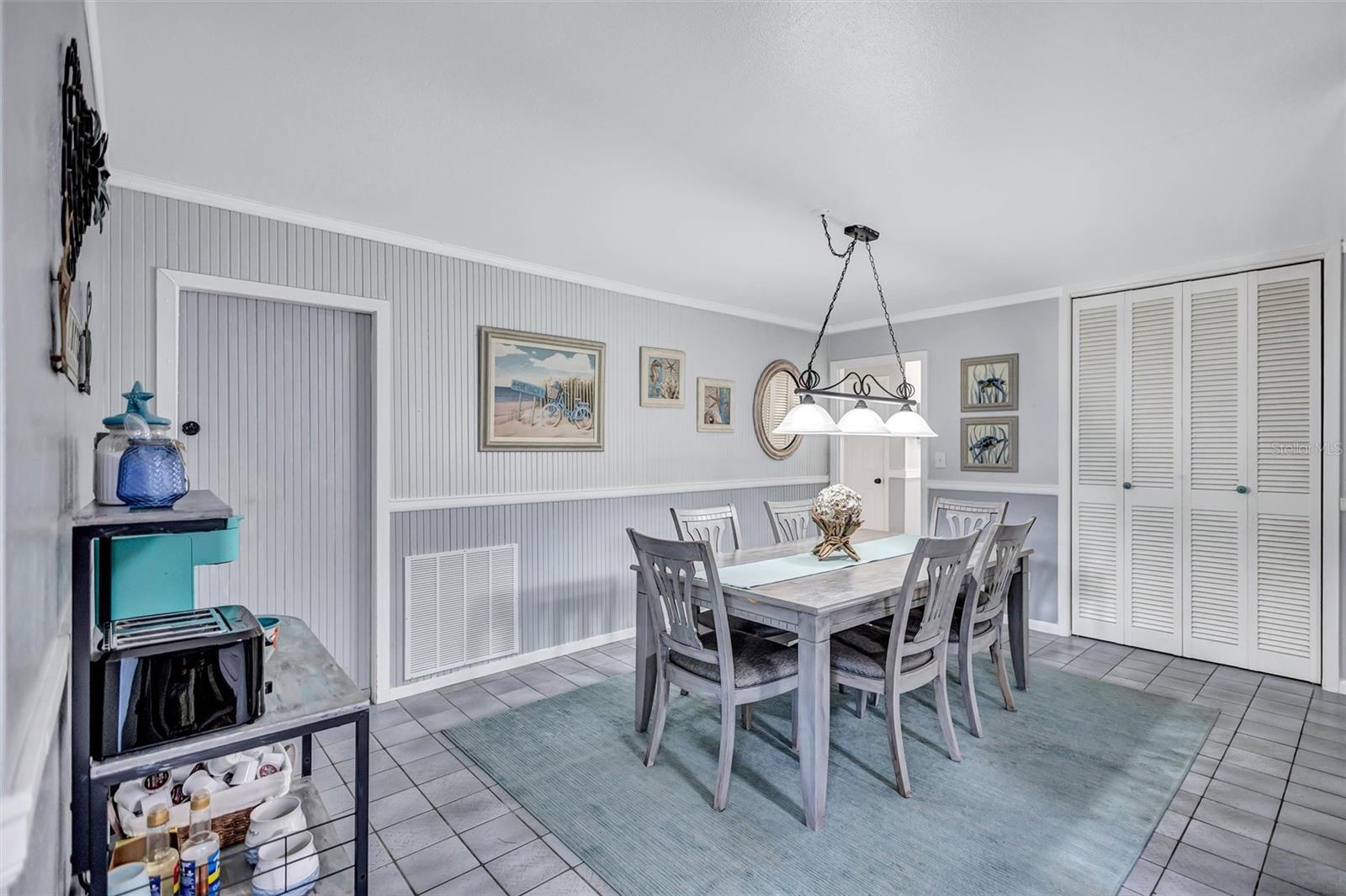 563 LEWIS BLVD SE