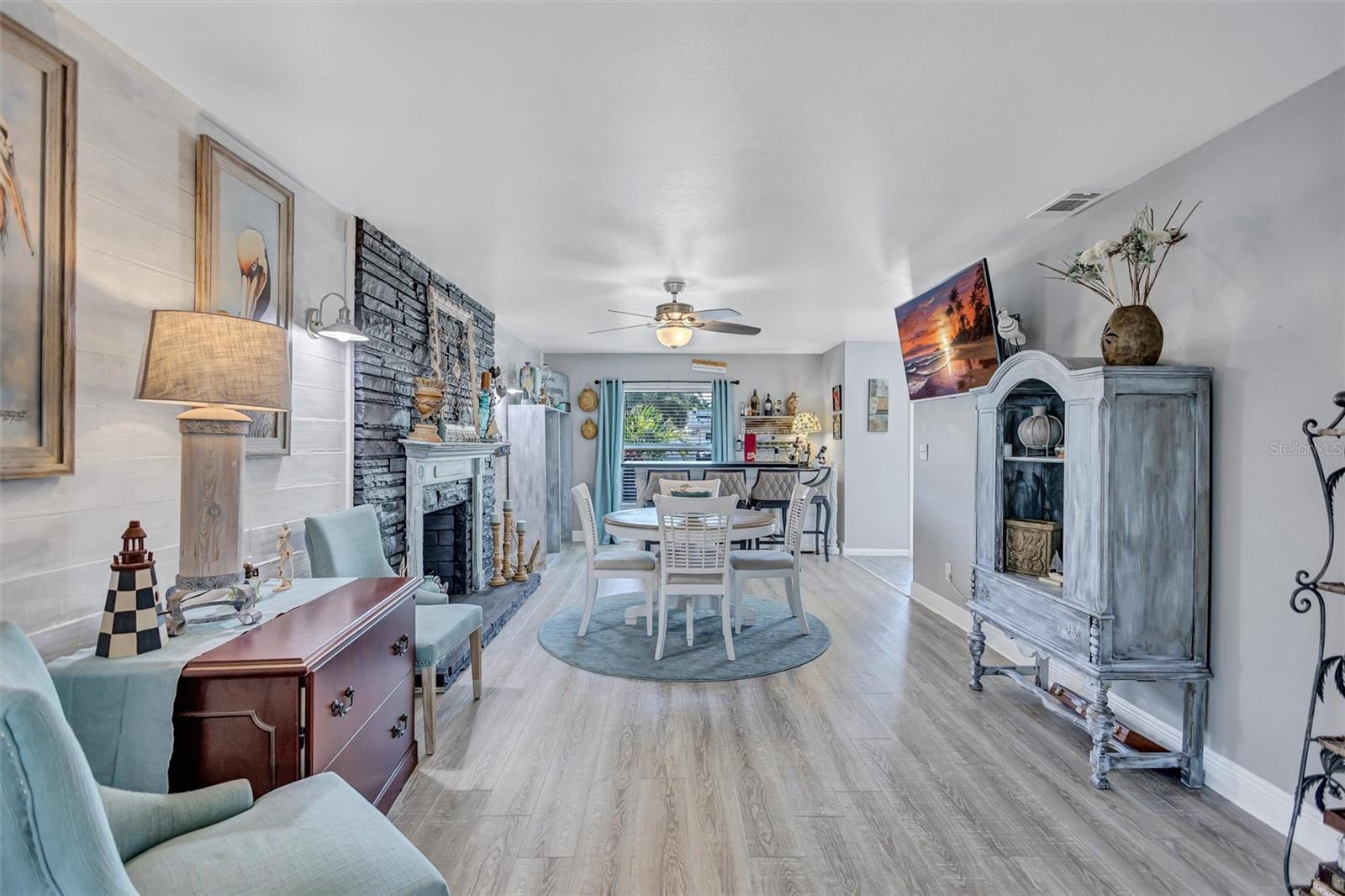 563 LEWIS BLVD SE