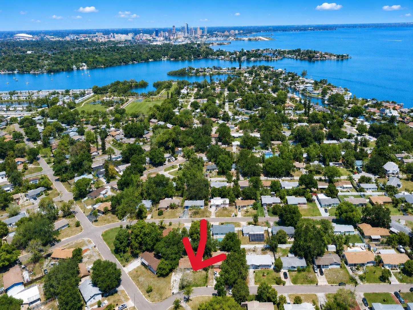 4185 BARRACUDA DR SE