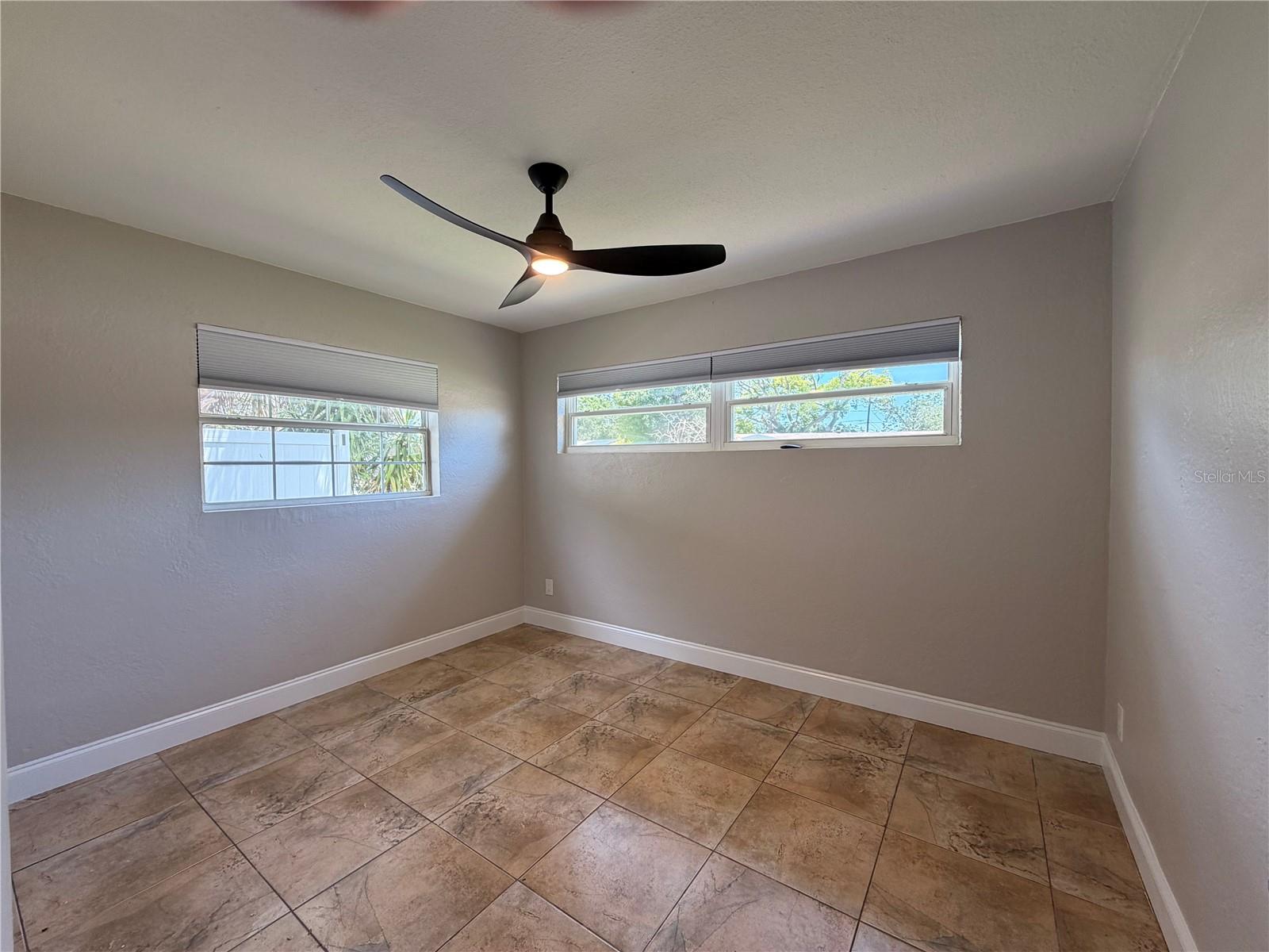 4185 BARRACUDA DR SE