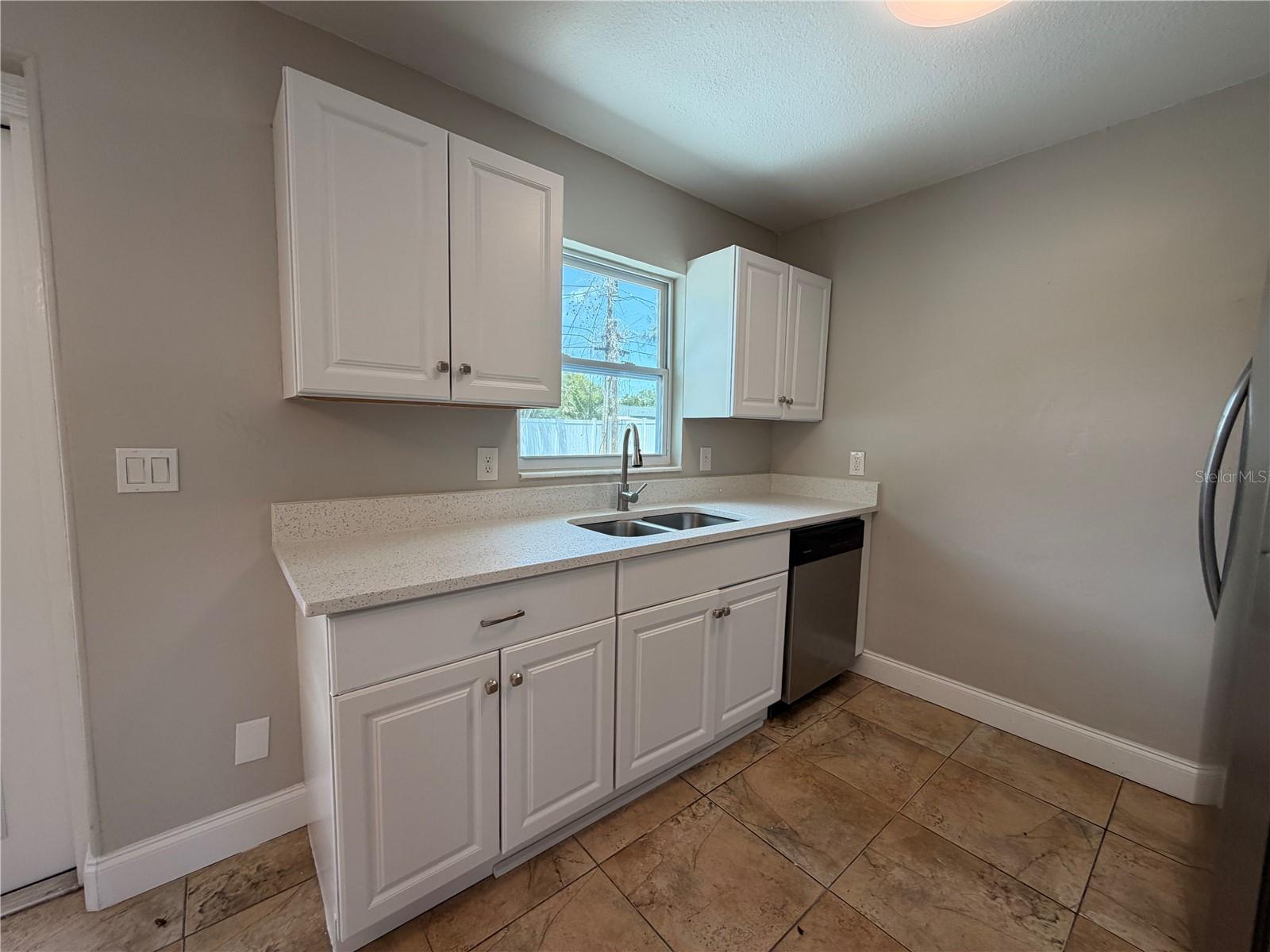 4185 BARRACUDA DR SE