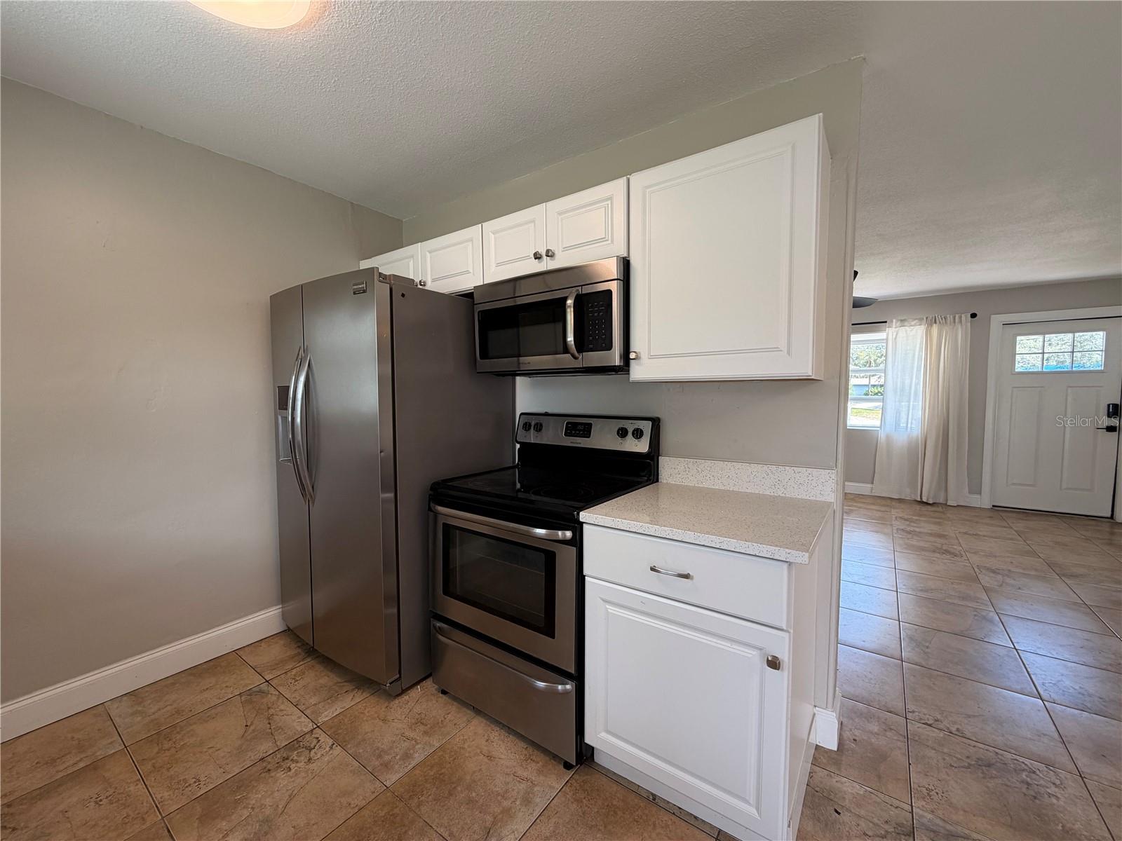 4185 BARRACUDA DR SE
