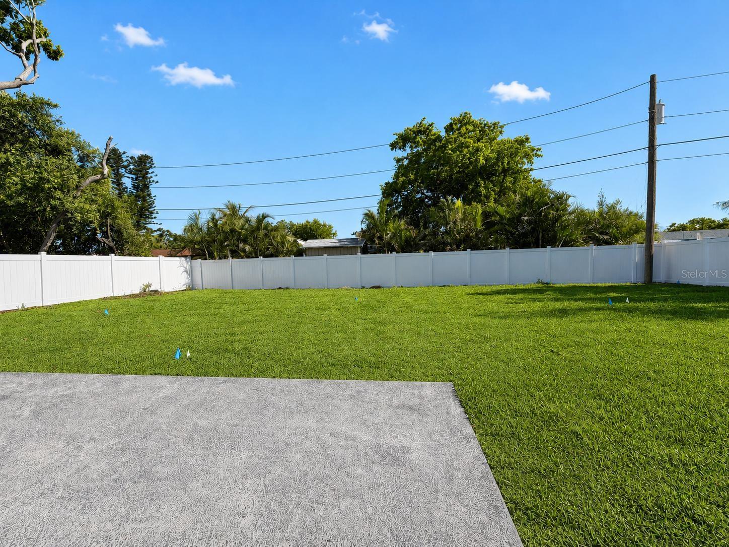 4185 BARRACUDA DR SE