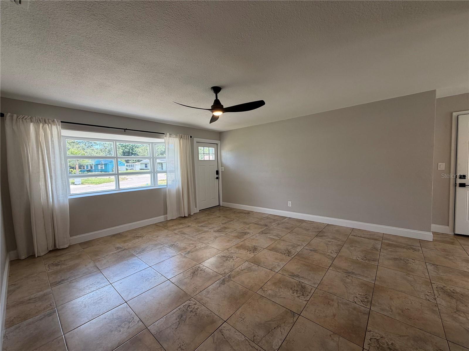 4185 BARRACUDA DR SE